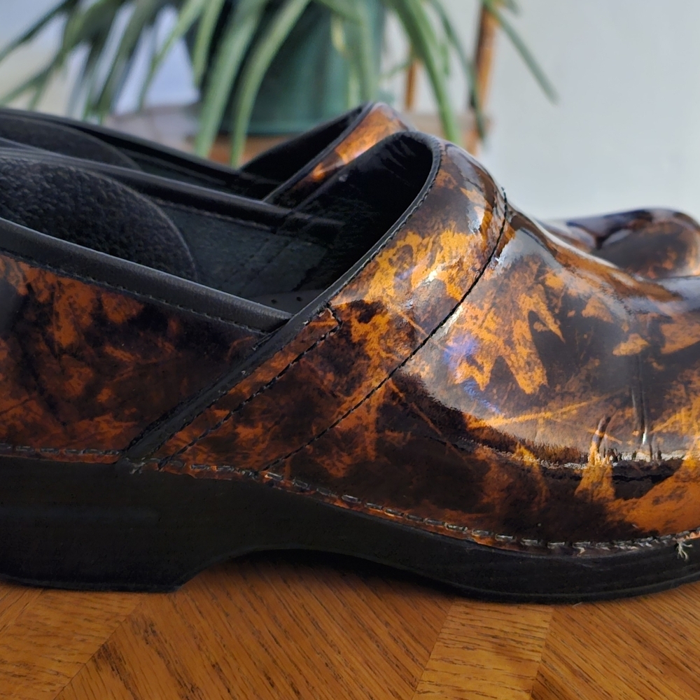 DANSKO FULL CLOGS SIZE 40